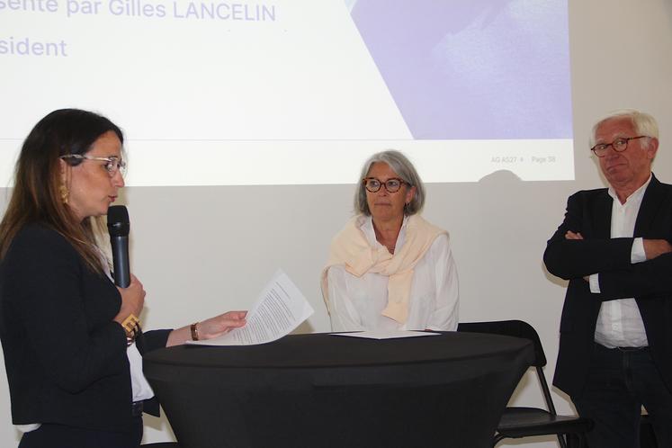 Céline Lefevres a rendu un hommage appuyé au président sortant d'AS 27, ici au côté de sa femme Christine. "Pas facile de vous quitter. Je retiens de ces onze années la richesse des qualités humaines. Cela va me manquer."