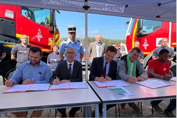 Signature de la convention de partenariat en 2023.