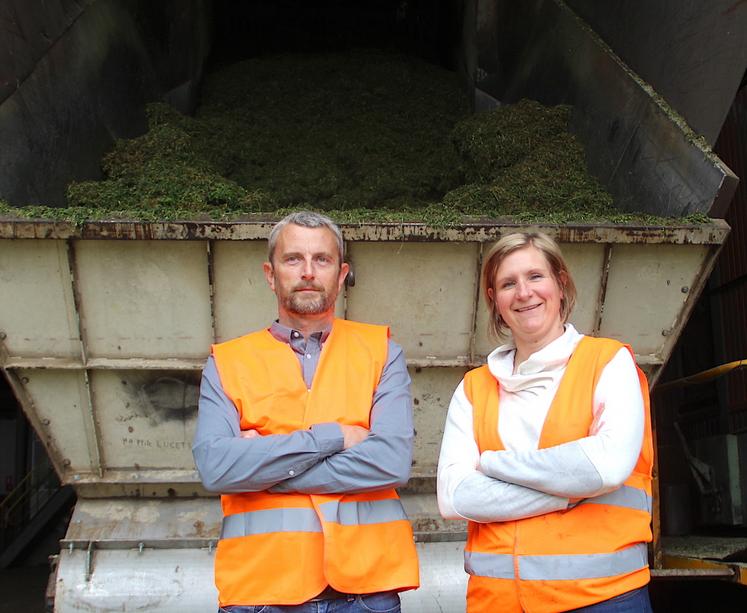Laure Figeureu-Bidaud et Thomas Lavenu : " notre approvisionnement énergétique 100 % biomasse s'aligne avec notre discours sur la luzerne. Nous sommes dans un cercle vertueux".