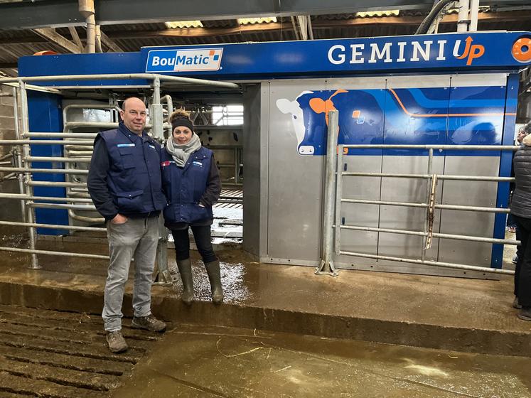 Pierre et Isabelle Lerouge ont installé un robot de traite double box "Gemini Up", de la marque Boumatic, il y a trois mois. Il leur permet de traire leurs 80 vaches.