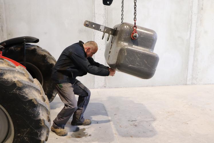 Cuma Normandie services a organisé, jeudi 13 mars, une journée de contrôle "levage" à destination des exploitations qui comptent au moins un salarié ou un apprenant dans leurs rangs.