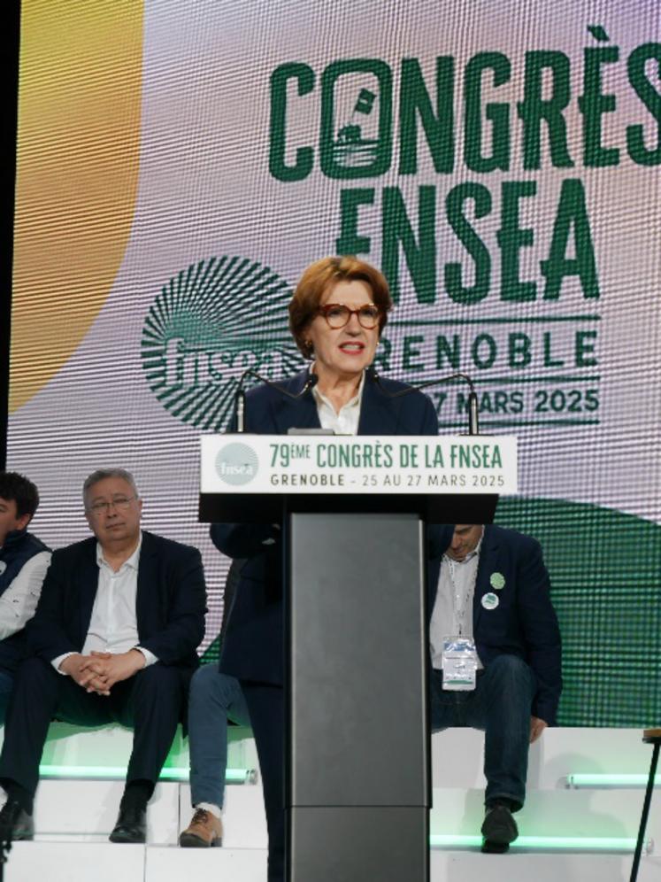 Annie Genevard lors du congrès de la FNSEA.