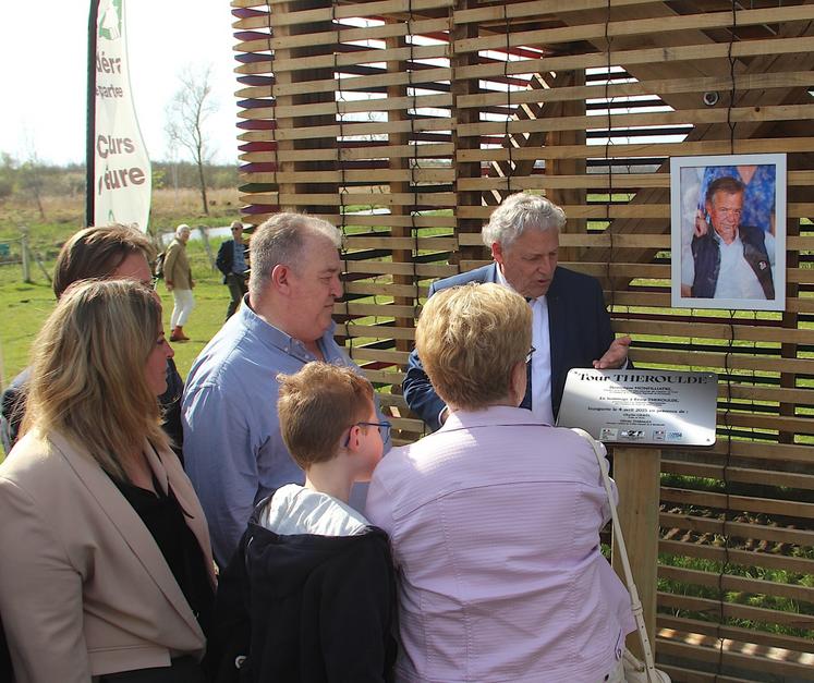Le nouvel édifice s'appelle la Tour Théroulde en hommage à Rémi Théroulde, administrateur de la FDC 27 de 2007 à 2022. Sa famille était au côté de Dominique Monfilliatre au moment de la coupure du ruban inaugural.