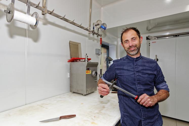 Aurélien Want propose de la découpe locale et sur-mesure.