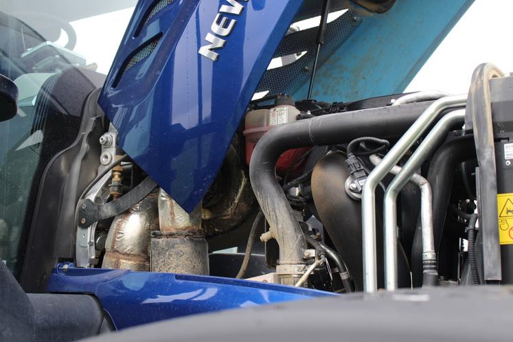 Il est déjà disponible à la vente en diesel. Celui-ci sera sous sa version Methane Power GNC, fin 2025. Concernant son prix, le tracteur sera 25 % plus cher que son équivalent diesel.