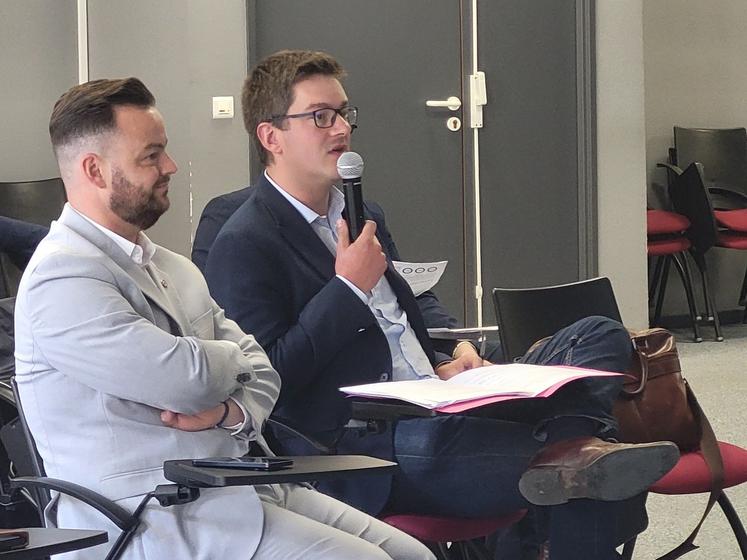 Les députés Timothée Houssin et Kévin Mauvieux soulignent le contexte tendu dans lequel la proposition de loi est débattue.