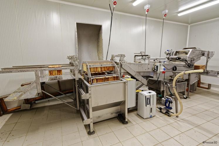 Julien Marre a reçu une aide de la Région Normandie pour s'équiper d'une chaîne d'extraction automatique.