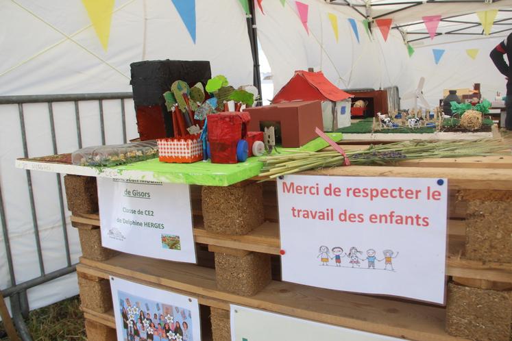 En amont, les écoles de Gisors ont travaillé le sujet créant du lien entre le producteur et le consommateur.