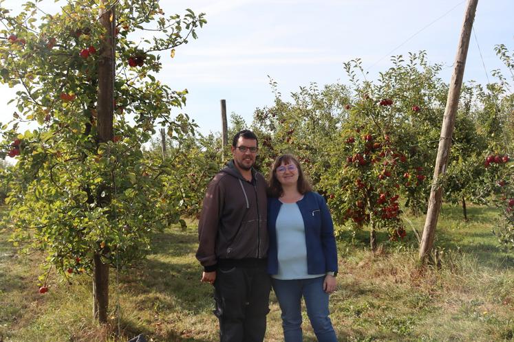 Emma et Jean-Baptiste Jacob sont à la tête du Verger d'Idunn à Saint-Vincent-du-Boulay. Ils ont participé à leur premier glanage avec Solaal le jeudi 2 octobre dernier.