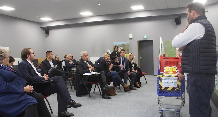 Tous les parlementaires ont été invités par la FNSEA 27 pour échanger sur le Mercosur mais aussi pour qu'ils se positionnent sur les dossiers chauds de rentrée comme la loi Duplomb. D'un gradient gauche/droite sur l'échiquier politique, leur participation est passée de moins-moins à plus-plus.