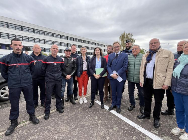Au centre, la directrice du cabinet de la préfecture a introduit l'évènement : "42 personnes ont perdu la vie sur les routes de l'Eure l'an dernier."
