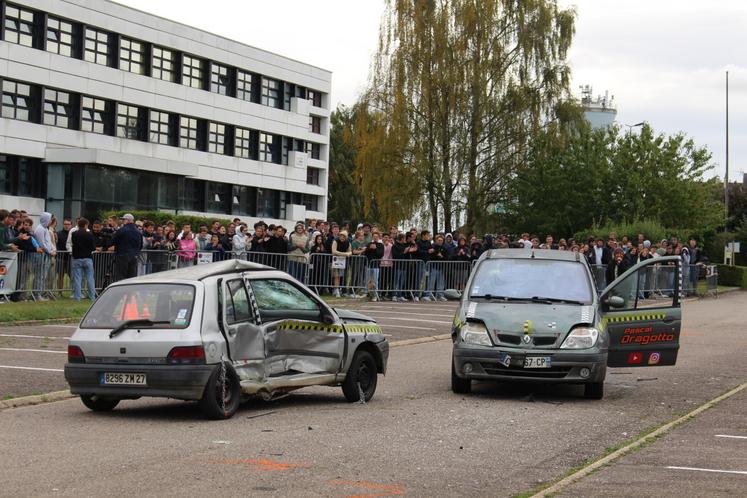 Un véhicule lancé à 50 km/h nécessite 25 mètres pour s'arrêter, le temps de réaction du conducteur inclus. L'Eure déplore déjà 18 tués depuis le début de l'année.