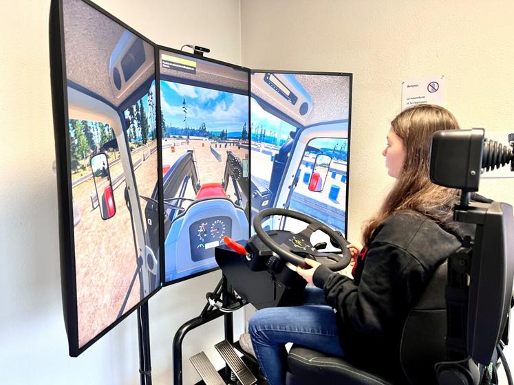 Avant le stage, chaque lycéen a pu s'entraîner sur le simulateur.