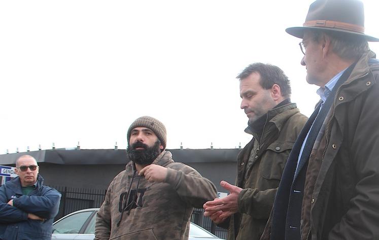 Aurélien Thibaux, en bio à Gisors, a exprimé son désarroi. "Un désarroi qui concerne tous les agriculteurs, éleveurs, céréaliers, maraîchers...", a rebondi Amaury Levesque (président de la FNSEA 27 et d'implorer : "que les politiques ne jouent pas la division".