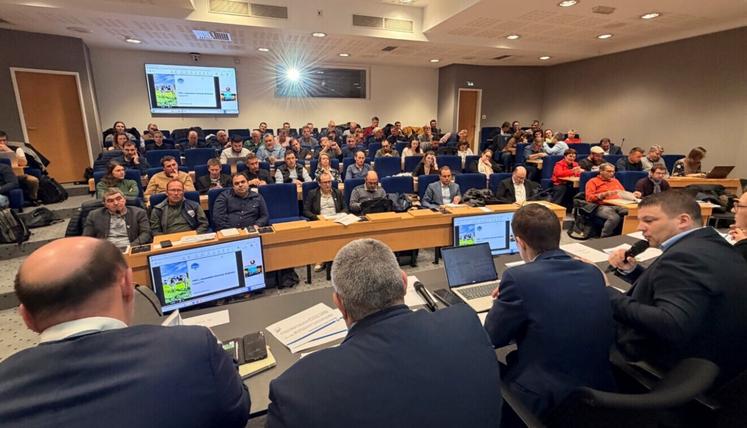 Les producteurs laitiers réunis pour la 82e Assemblée générale de la FNPL.