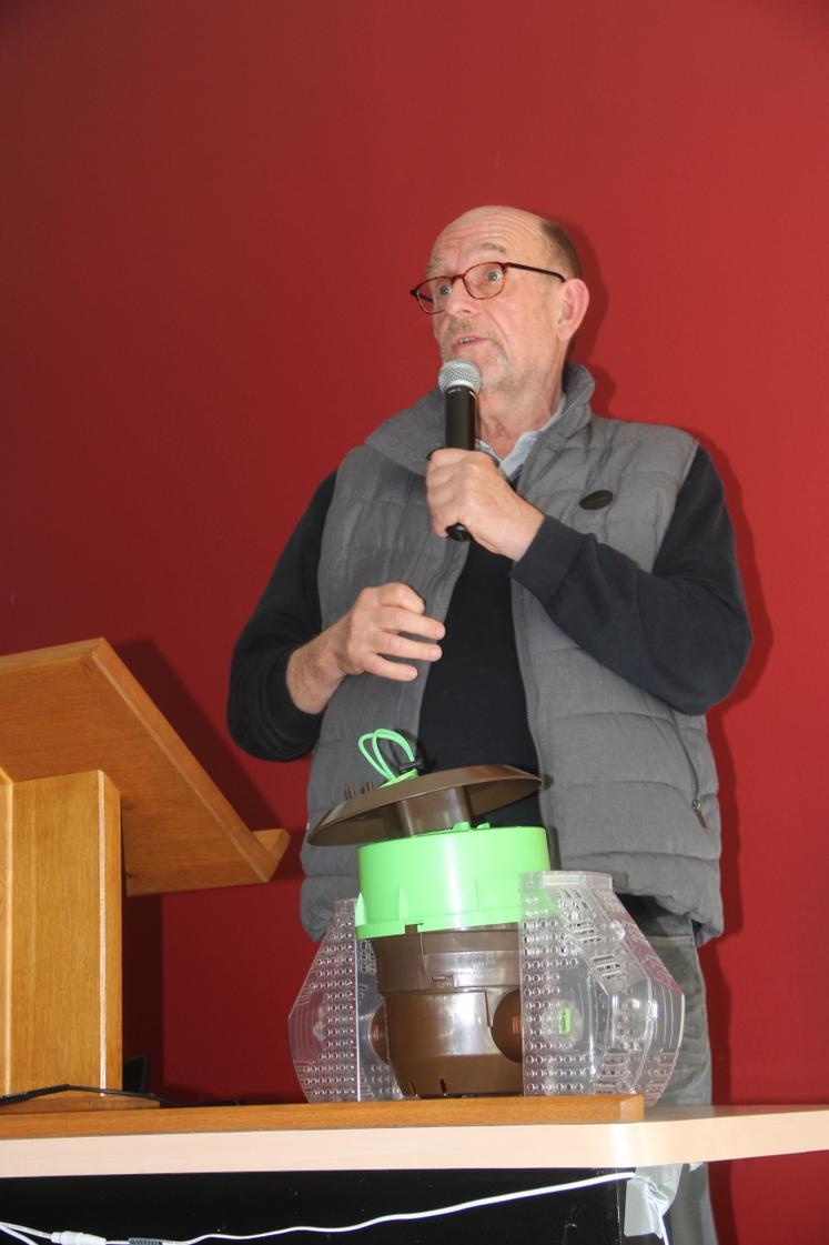 Philippe Picard (section apicole du GDS 27). 459 pièges sélectifs à frelon asiatique (Beed Vital) ont été vendus aux communes ou à des particuliers au prix de 35 €.