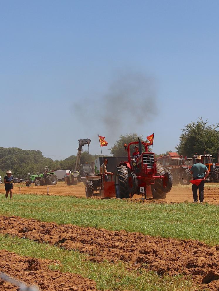 Le tracteur force.