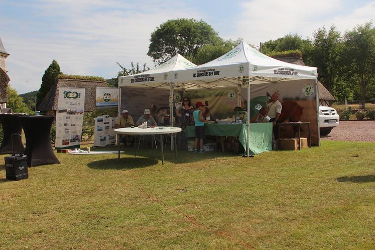 Sur le stand de la FDC 27 : "ce qui fait la force des chasseurs, c'est cette proximité avec la nature".