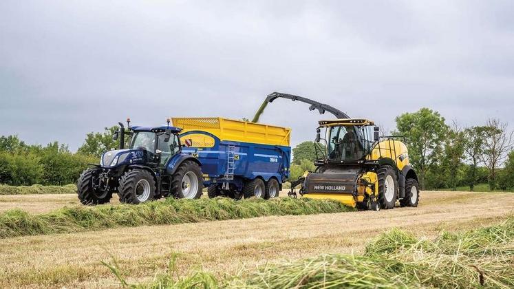 Les systèmes Claas Cemos Auto Chopping, Fendt ForageQualityCam et New Holland ForageCam évaluent en continu la qualité d'éclatage des grains.