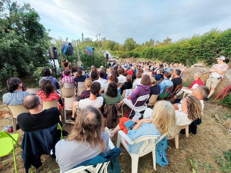 La première représentation à la Ferme des Gobettes a accueilli plus de 170 personnes.