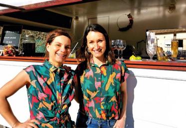 Les soeurs Hyest et leur caravane-bar vintage au service d'évènementiel comme les mariages ou les séminaires d'entreprises. Constance et sa soeur ont développé leur entreprise en créant en quelques années une gamme étendue de produits et services.