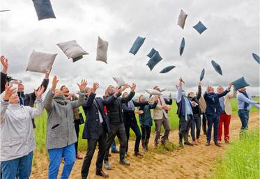 Les professionnels du lin ont exprimé leur enthousiasme
pour une réouverture prochaine des marchés.