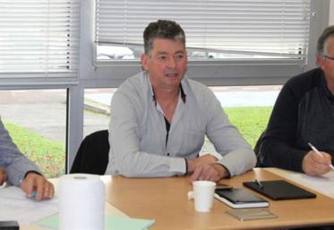 Bertrand Lapalus, président de la SNFM, Jean-Michel Hamel, président de la section régionale des fermiers, Patrice Chaillou, secrétaire-général de la SNFM.