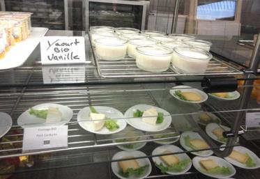 Le plan du ministre de l’Agriculture et de la Souveraineté alimentaire, répond à deux autres demandes majeures de la FNSEA dont l’augmentation du budget de la commande publique pour répondre à l’objectif fixé par Egalim de 20 % de bio dans la restauration collective, contre 6 % aujourd’hui.