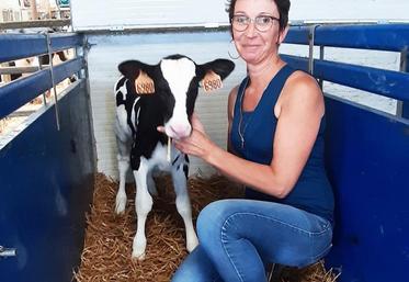 Anita Vaudron utilise l’acupuncture lors du tarissement,
du vêlage, mais également à la naissance des veaux.