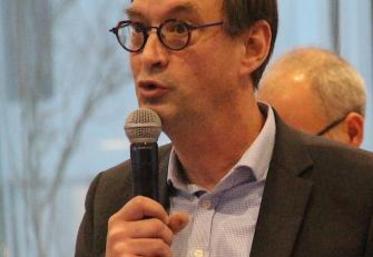 Sébastien Windsor a insisté sur l'accompagnement humain , 100 000 rendez-vous, pour accompagner le changement des pratiques agricoles. « Sans le réseau consulaire, ce serait beaucoup plus dur », lui a concédé le ministre.