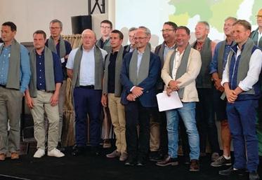 Les membres du CA de l’AGPL dont nos eurois, Stéphane Vacher (président section lin FNSEA 27), Jacques Fauvel, Christophe Chopin (vice-président JA 27).