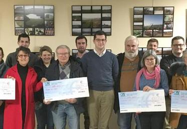 Quatre chèques ont été remis à quatre associations