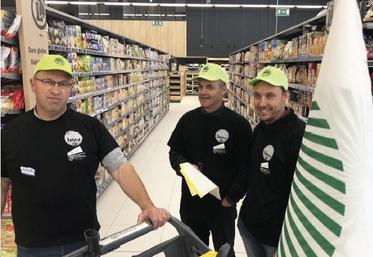 Au Neubourg, la FNSEA 27 a remarquéque l'intitulé de certain produits laisse croire que ce sont des produits locaux alors que ce n'est pas le cas.