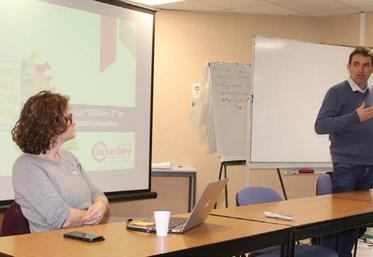 Chloé Serre et Fabrice Moulard.  « Le consommateur ne va pas partir en courant à condition de rester raisonnable. Ça ne va pas provoquer d’explosion de prix dans les linéaires ».