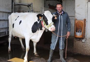 Fabien Baudoin, éleveur à Bois-Hellain, a hâte de participer pour la deuxième fois au concours de races du comice d'Épaignes samedi 7 mai.