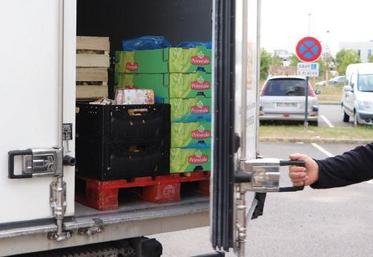 En France, le Réseau pour éviter le gaspillage alimentaire (Régal)
estime les surplus agricoles à 122 000 tonnes