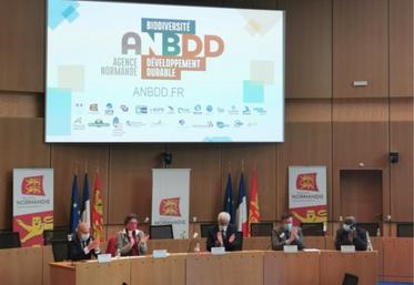 L’Agence régionale de la biodiversité a été inaugurée le 22
octobre, à Rouen, en présence notamment d’Hervé Morin,
président de la Région Normandie et de Pierre-André Durand, préfet.