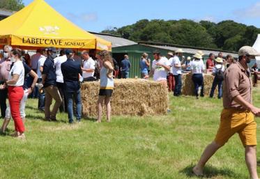 Les Prairiales 2021 ont accueilli 900 visiteurs sur le site de la ferme expérimentale de Blanche maison à Pont-Hébert (50) Une des premières grandes manifestations autorisées depuis le confinement.