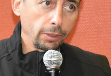 « L’objectif est de promouvoir une méthanisation
au service de l’exploitation, et pas l’inverse », insiste Régis Perier, responsable du service Espaces, territoires, environnement à la chambre d’agriculture de l’Ardèche, lors d’une journée technique sur le sujet.