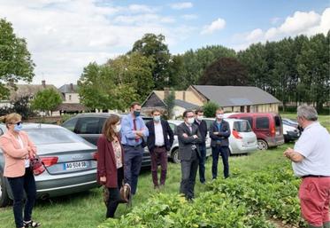 Les députés de l’Eure ont été invités sur l’exploitation d’Estèphe et Alexandre Quillet afin de constater les difficultés de la filière betterave-sucre.