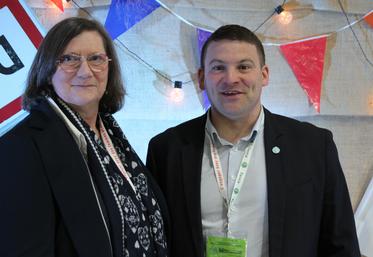 Anne-Marie Denis a invité Yohann Barbe à l'assemblée générale de la FRSEA de Normandie.