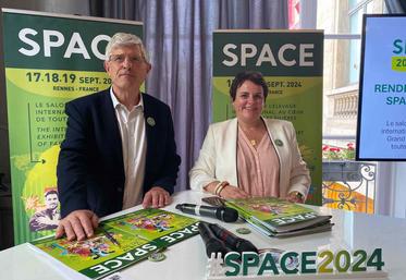 Marcel Deniuel et Anne-Marie Quémener ont présenté les grandes lignes de la prochaine édition du Space 2024 lors d'une conférence de presse.