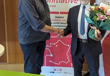 Francis Haas quitte la présidence du Réseau Initiative Eure laissant sa place à Joël Moreau et devient président d'Honneur de l'association.