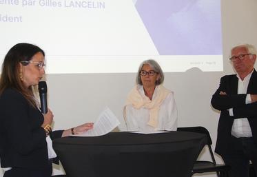 Céline Lefevres a rendu un hommage appuyé au président sortant d'AS 27, ici au côté de sa femme Christine. "Pas facile de vous quitter. Je retiens de ces onze années la richesse des qualités humaines. Cela va me manquer."