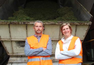 Laure Figeureu-Bidaud et Thomas Lavenu : " notre approvisionnement énergétique 100 % biomasse s'aligne avec notre discours sur la luzerne. Nous sommes dans un cercle vertueux".