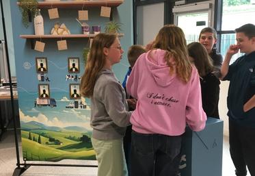 Les élèves ont pu participer à un Escape Game sur la filière laitière normande proposé par Jeunes Agriculteurs de l'Eure.