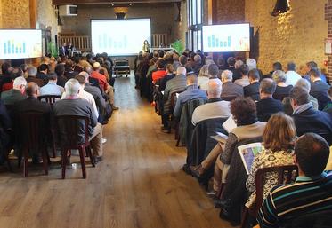 Un niveau de participation très satisfaisant pour un bel anniversaire. Il a fallu rajouter des chaises.