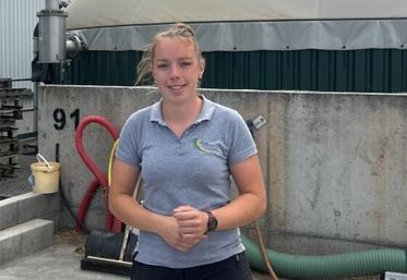 Flora Rouillé, co-responsable de site chez Agriméthane en Ouche dans l'Orne.