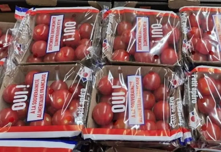<em class="placeholder">Des barquettes de tomates cerises emballées dans du plastique, origine France ("Tomates souveraines"). </em>