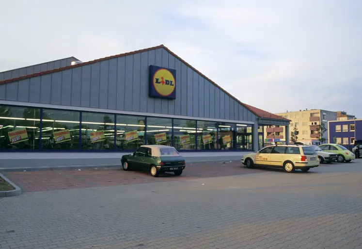 <em class="placeholder">hard discount / Lidl, comme les autres discounters, impose un standard de qualité de plus en plus élevé à ses fournisseurs</em>